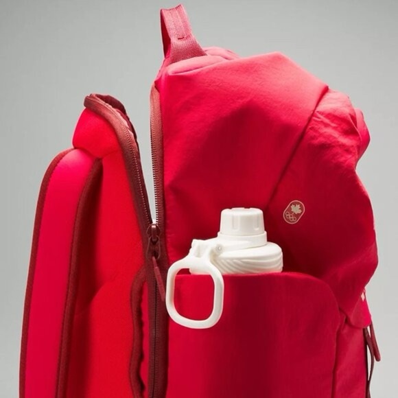 🆕🇨🇦 RARE Lululemon x Team Canada Rolltop Backpack 45L Olympic Logo - Picture 4 of 6